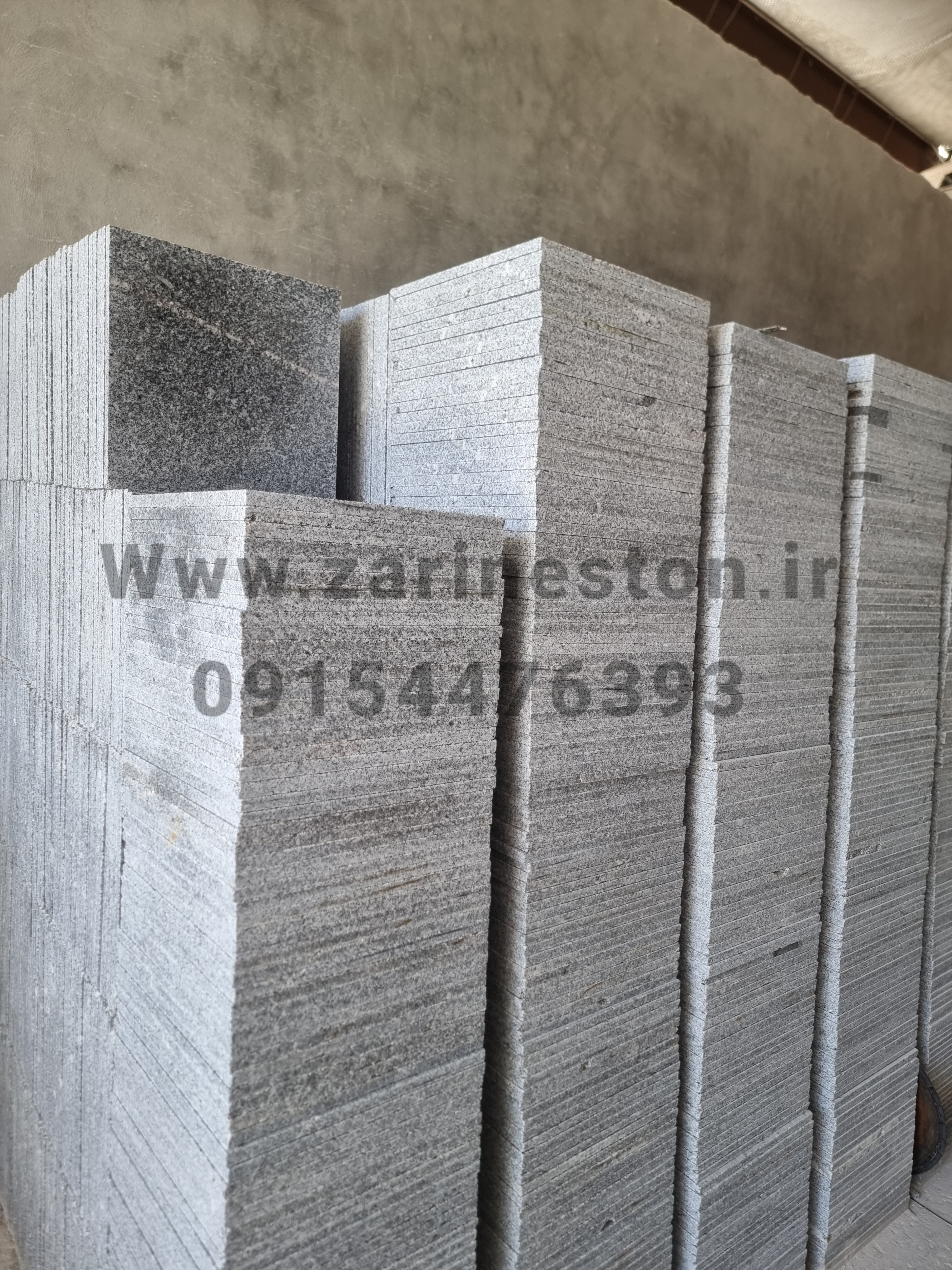 سنگ فرش گرانیت مروارید مشهد درجه دو در ابعاد 40*40